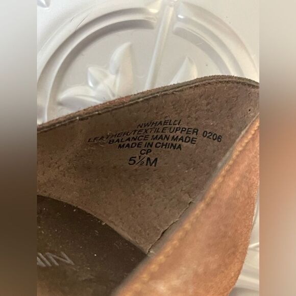 Nine West size 5.5 metallic brown heels - Picture 6 of 8